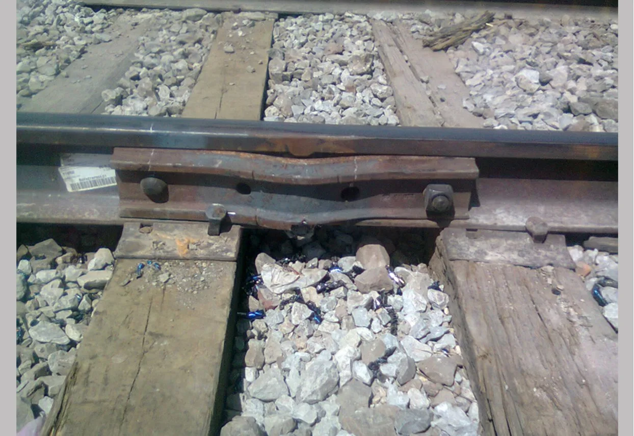 PLANCHUELAS DE JOROBA PARA RIEL DE 115 LB