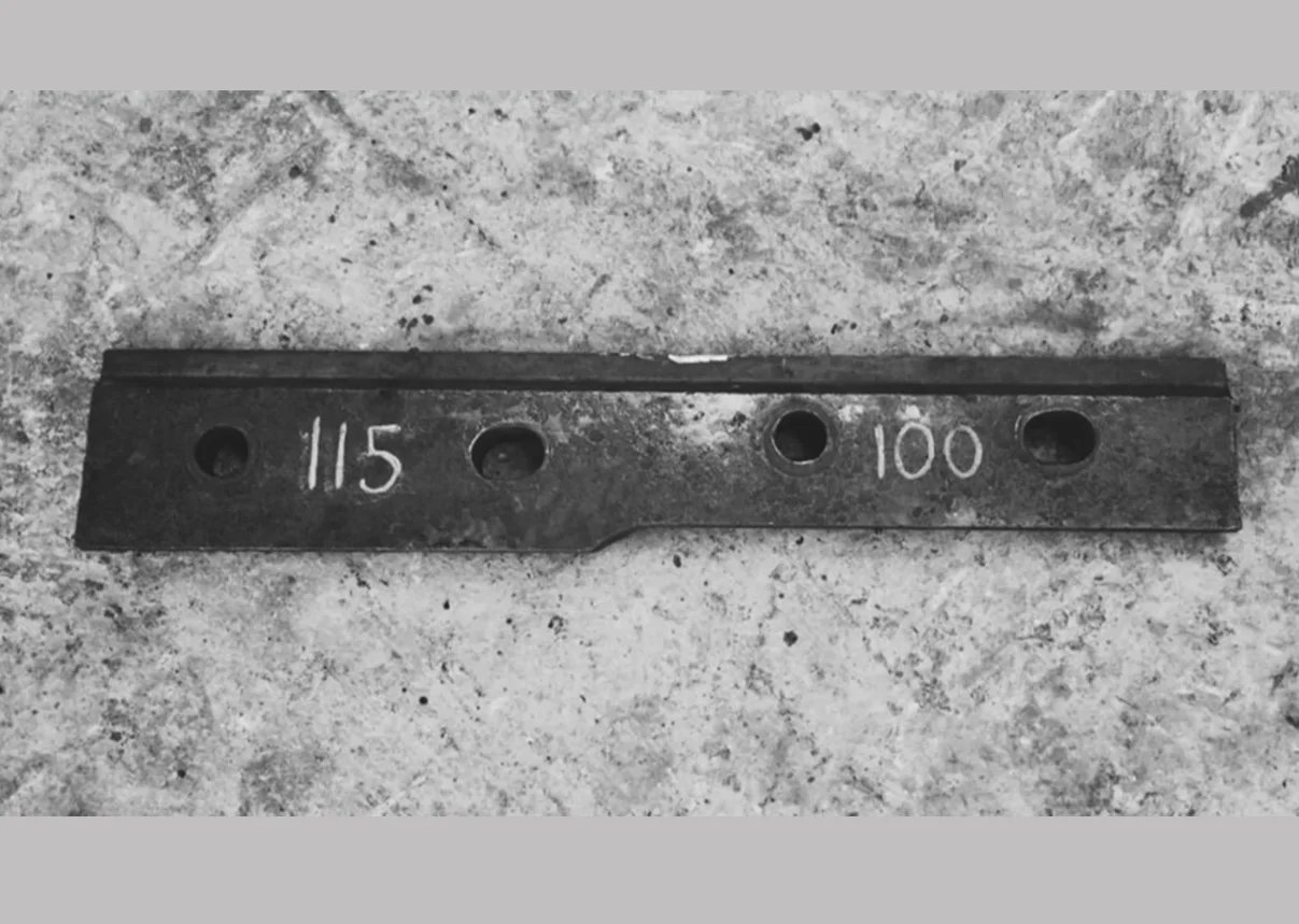 PLANCHUELA DE COMPROMISO DE 100 A 115 LB/YD